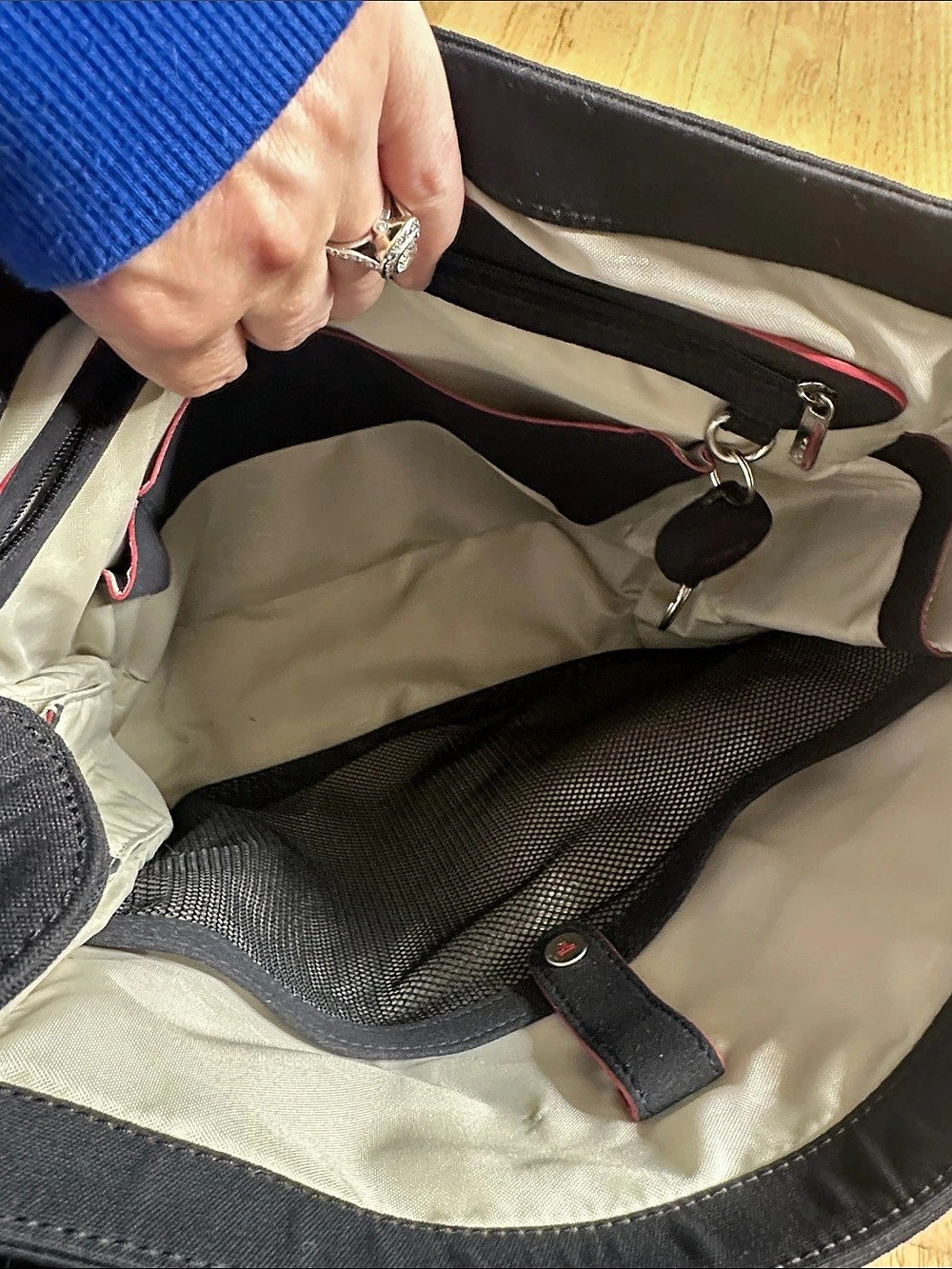 TUMI T-Tech Messenger Bag Black Crossbody Bag - Picture 9 of 9
